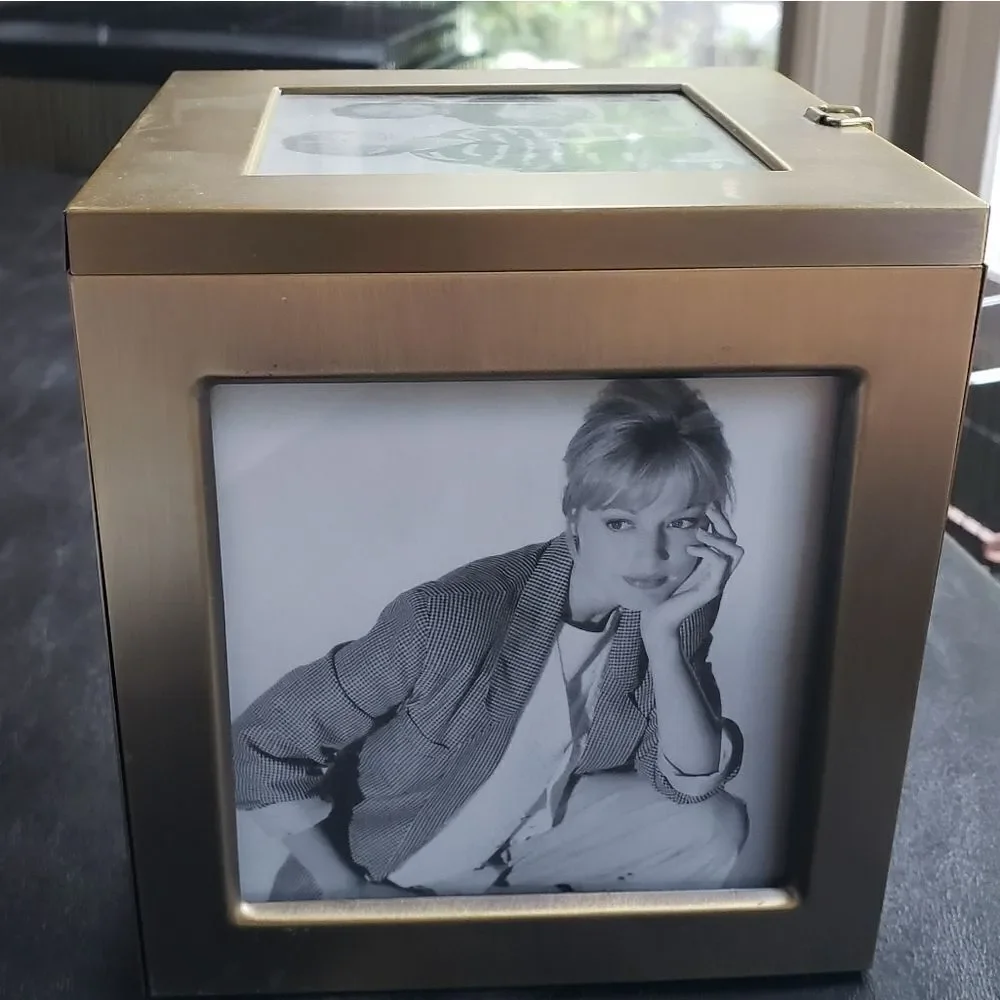 Royal Limited Silver Picture Frame Storage Box (Holds 5 Pictures)